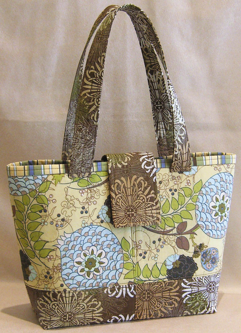 New Pattern: Mini Miranda Bag Debuts at Quilt Market