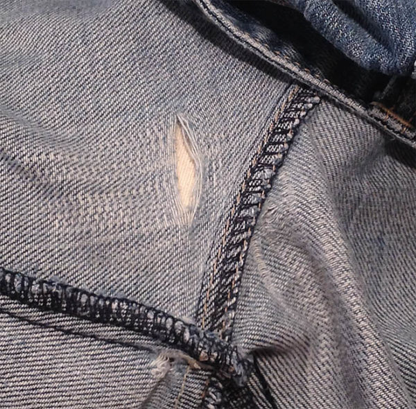 Jeans hole