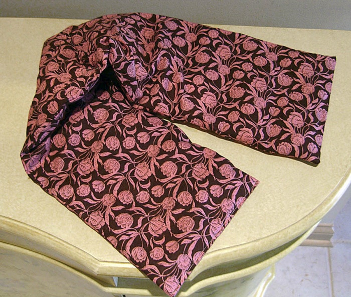 Neck and shoulder clearance rice bag
