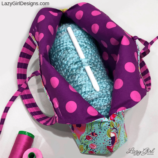 Easy sewing pattern for project bag to hold yarn